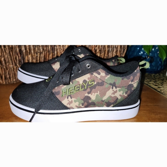Heelys (Size 5 Y) NWOT - Picture 3 of 12